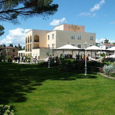 Hotel Holiday Sul Lago Bolsena Exterior photo