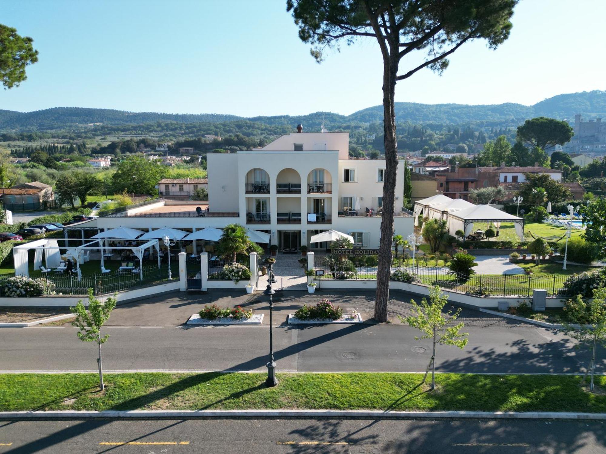 Hotel Holiday Sul Lago Bolsena Exterior photo