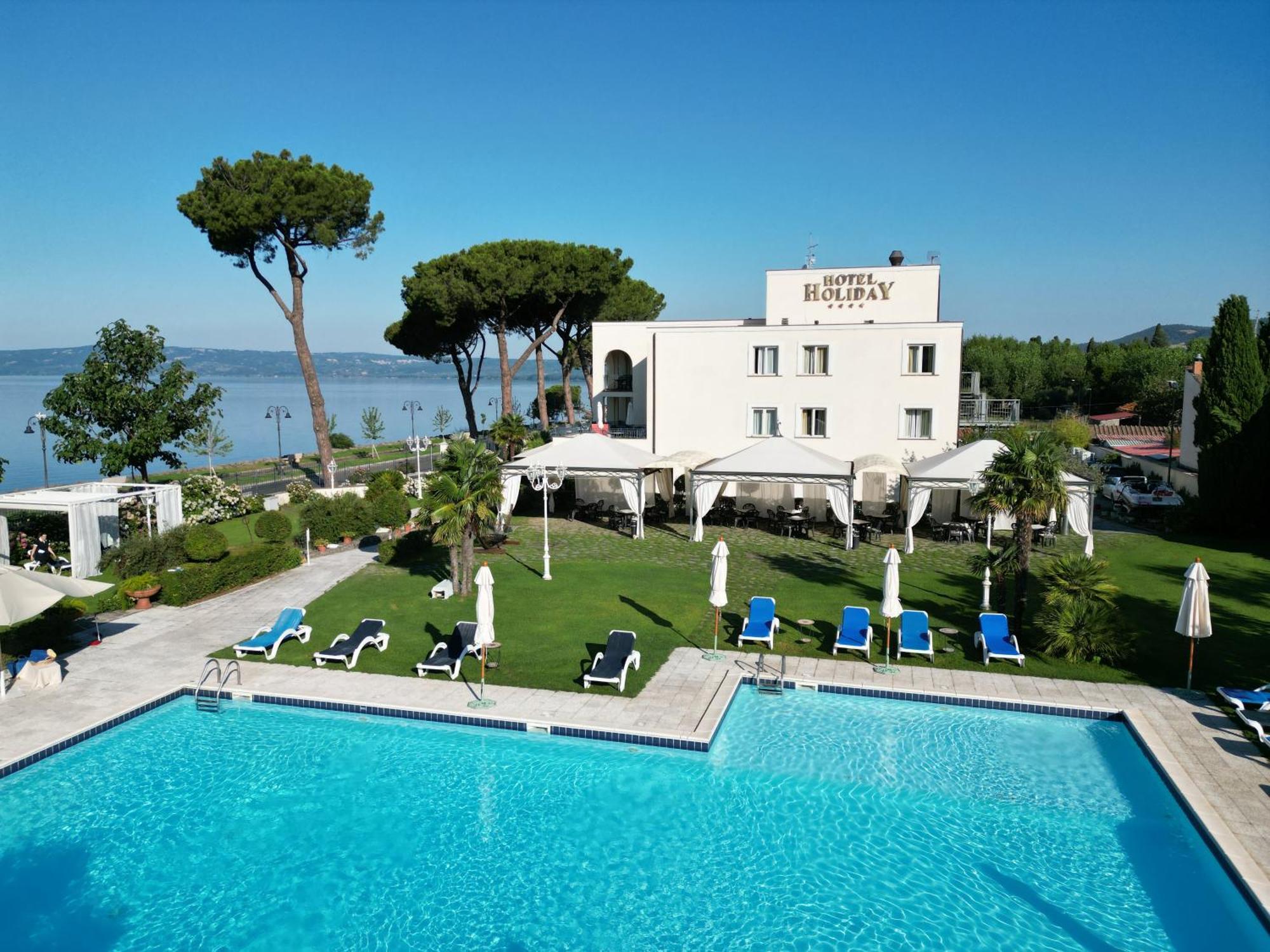 Hotel Holiday Sul Lago Bolsena Exterior photo