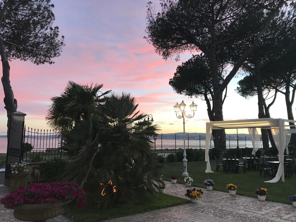 Hotel Holiday Sul Lago Bolsena Exterior photo