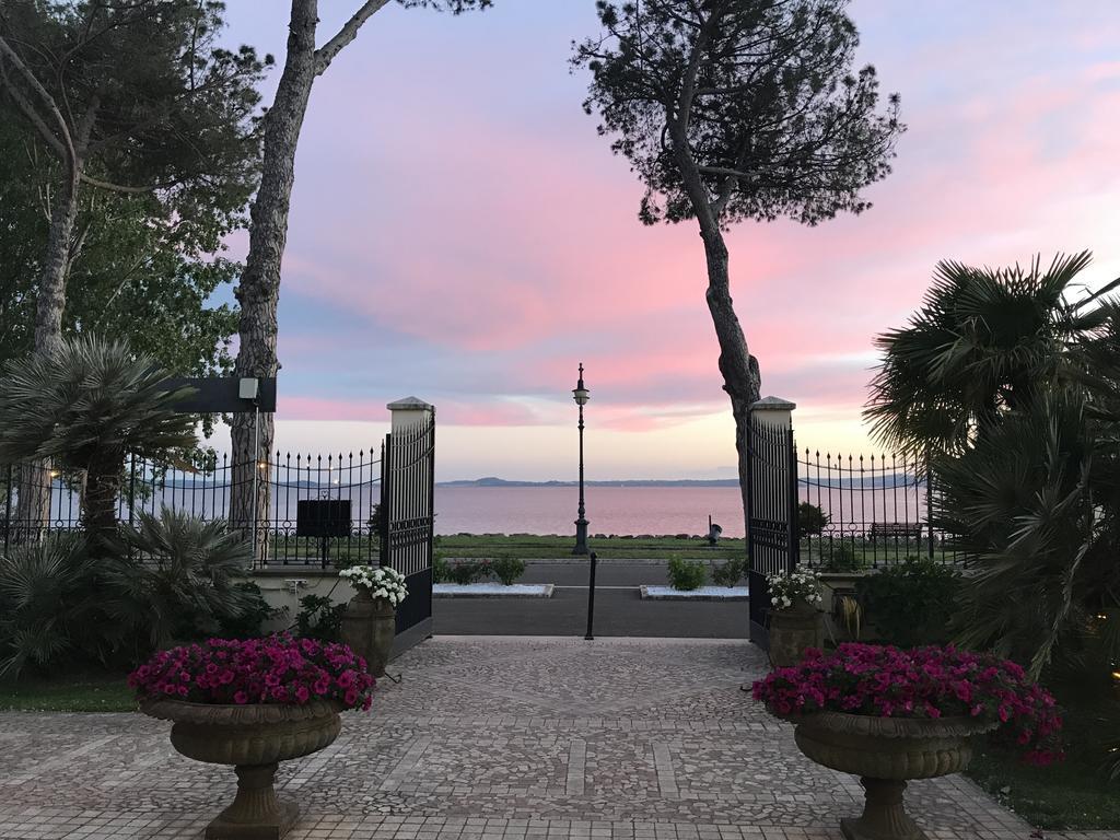 Hotel Holiday Sul Lago Bolsena Exterior photo